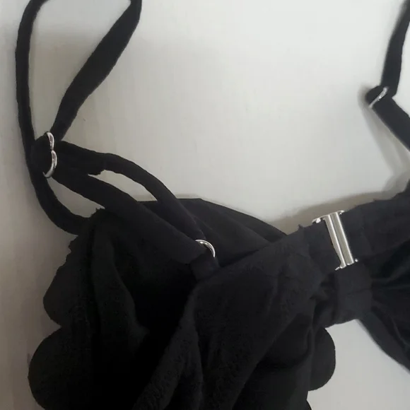 NWT The Cupshe Black Knotted Scalloped One Piece Swimsuit Small - Picture 12 of 12